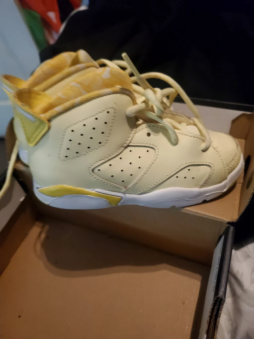 Jordan toddler Yellow High-Top Lace-Up Sneakers